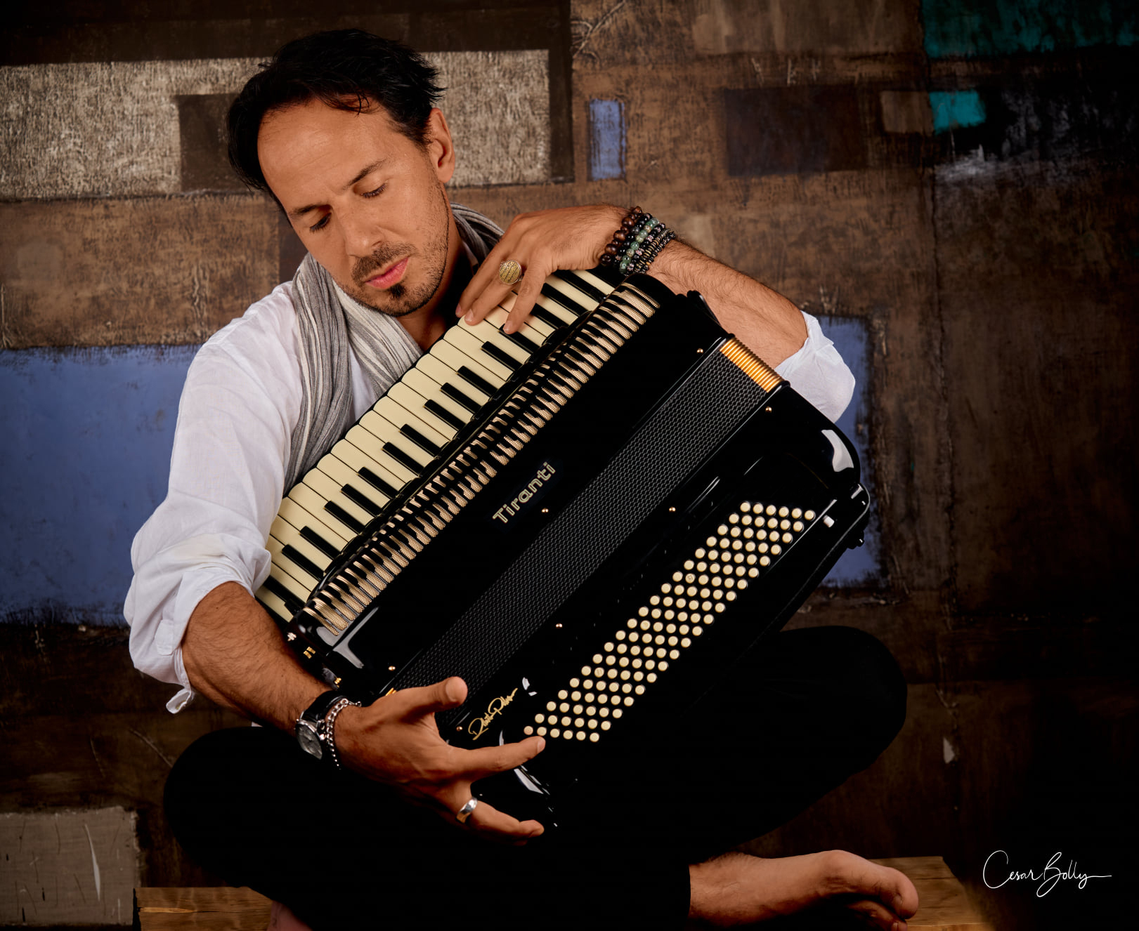 Studio Photos Roberto Palermo with Tiranti accordion