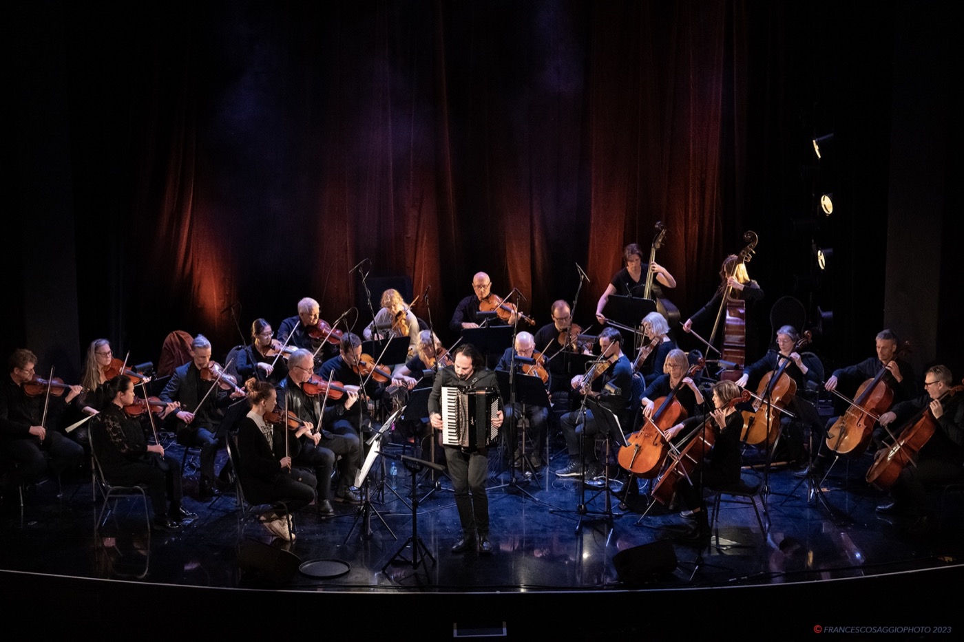 Roberto Palermo performing with orchestra