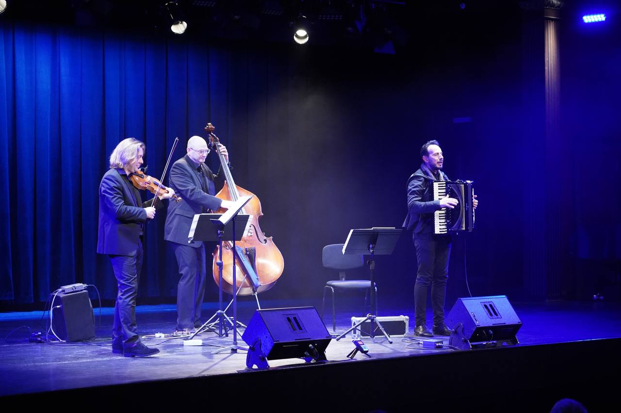 Roberto Palermo live performance